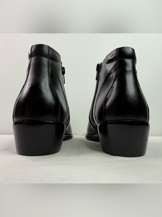 Elegante Brand Leather Ankle Zipper Boots Made in Spain Size 7 Like New! main image 4